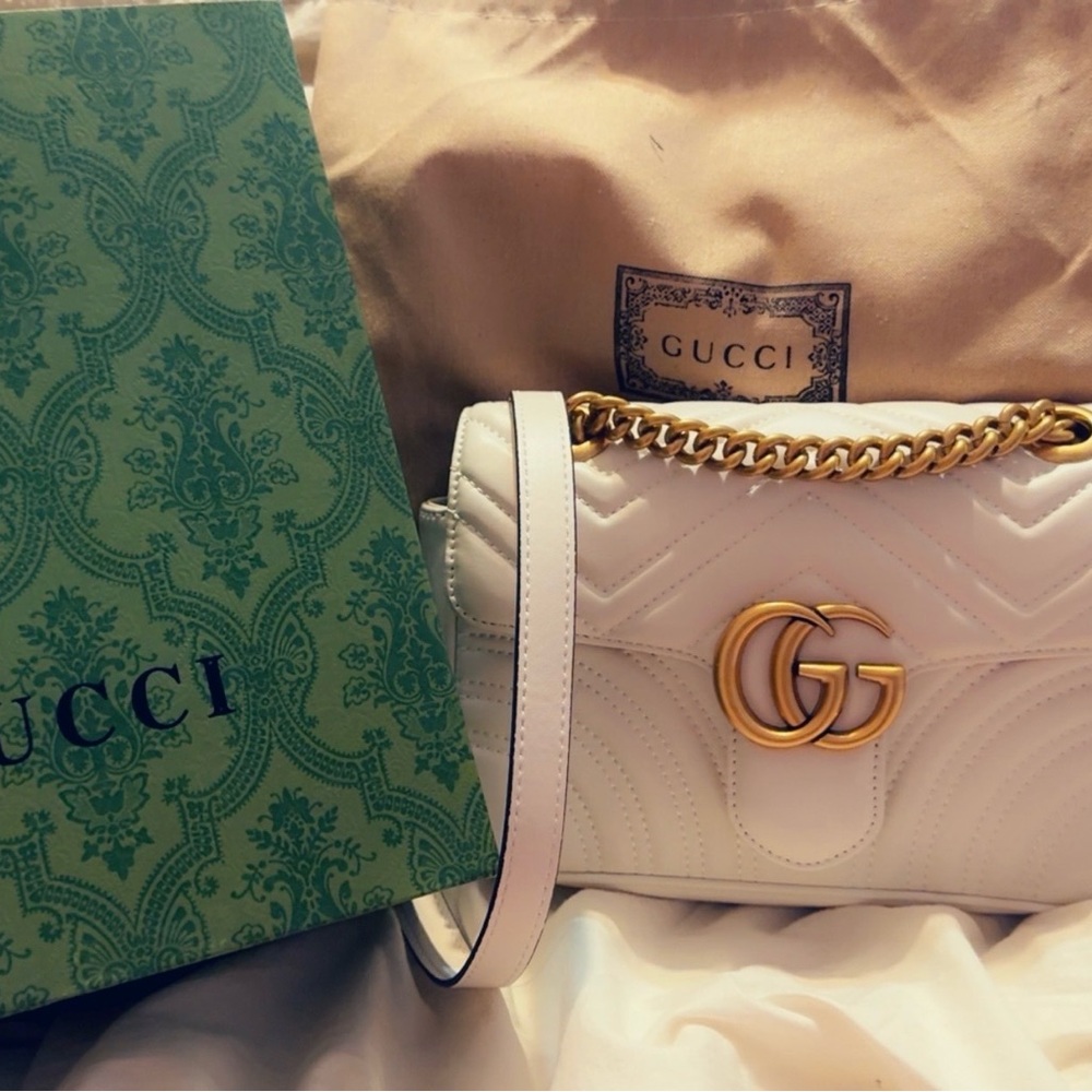 Gucci White and Gold Quilted Shoulder Bag